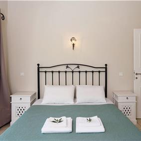 3 bedroom villa with heated pool in Kassiopi, Corfu, sleeps 6